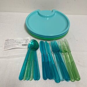 Pampered Chef Outdoor/Indoor set plates & utensils for 6 #2827 NEW OLD STOCK